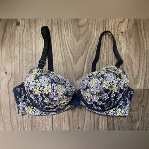 Victoria’s secret lightly lined pushup bra with removable inserts size 36C